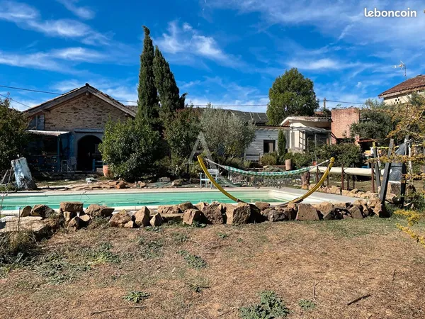 Maison 7 pièces 261 m²