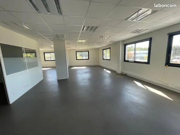 Bureaux 140 m²