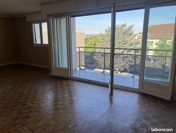 Bel appartement de 5 pièces 87 m2, étage 5/5
