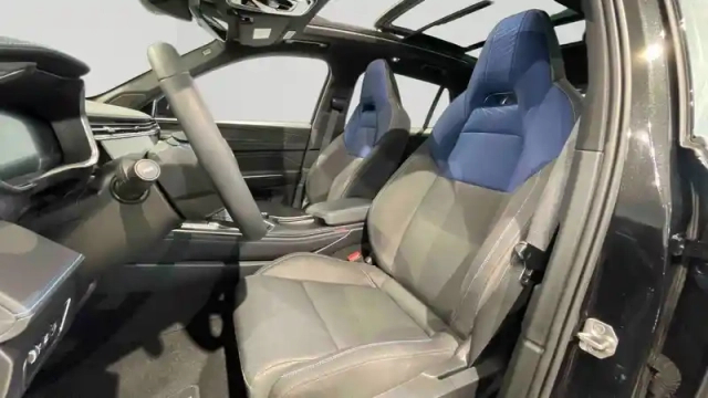 Lynk&Amp;Co 01 1.5 phev 261 ch dcth7 — photo 12