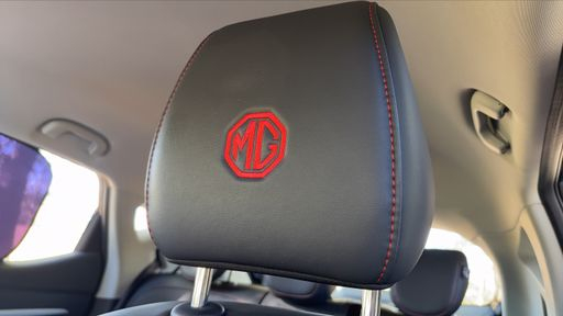 MG ZS 1.0 T-GDi 111 2WD BVA - Luxury – 2022 – 21393 km – Essence – Boîte Automatique — photo 2