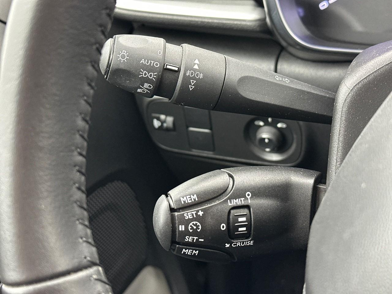 Citroën C3 puretech 110 s&s eat6 saint james — photo 17