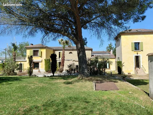 Propriété 8 pièces 276 m²