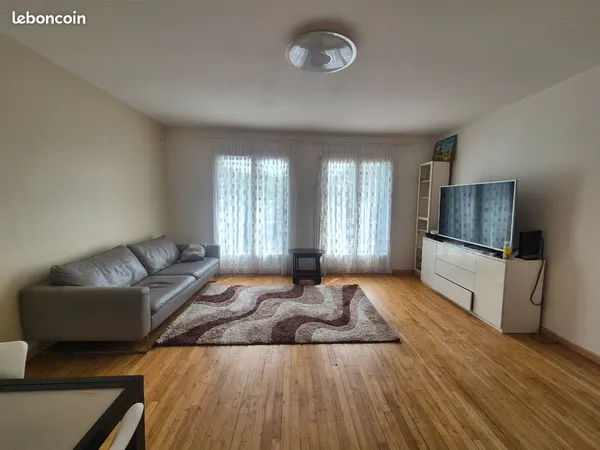 Colocation dans une maison de 100 m² proche Roissy CDG Paris gare du Nord RER D en moins de 20 minut