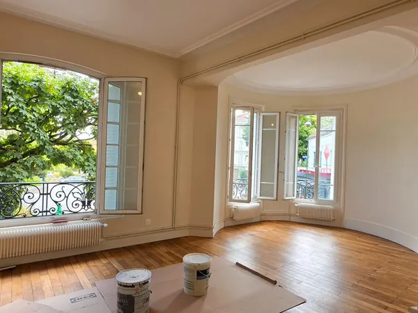 Très beau 4-5 pièces refait à neuf gare RER