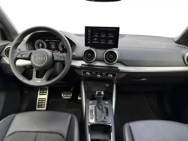 Audi Q2 35 tfsi 150 s tronic 7 — photo 11