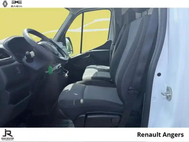 Renault Master fg f3300 l2h2 2.3 blue dci 135ch confort 19590? ht — photo 3