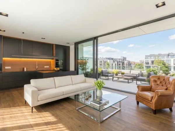 ** retour à la vente ! 4 PIECES - TERRASSE 17m2 SUD OUEST- Parking - Proche RER C et Tramway T2