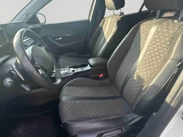 Peugeot 2008 1.2 puretech 130ch s&amp;s roadtrip eat8 — photo 11