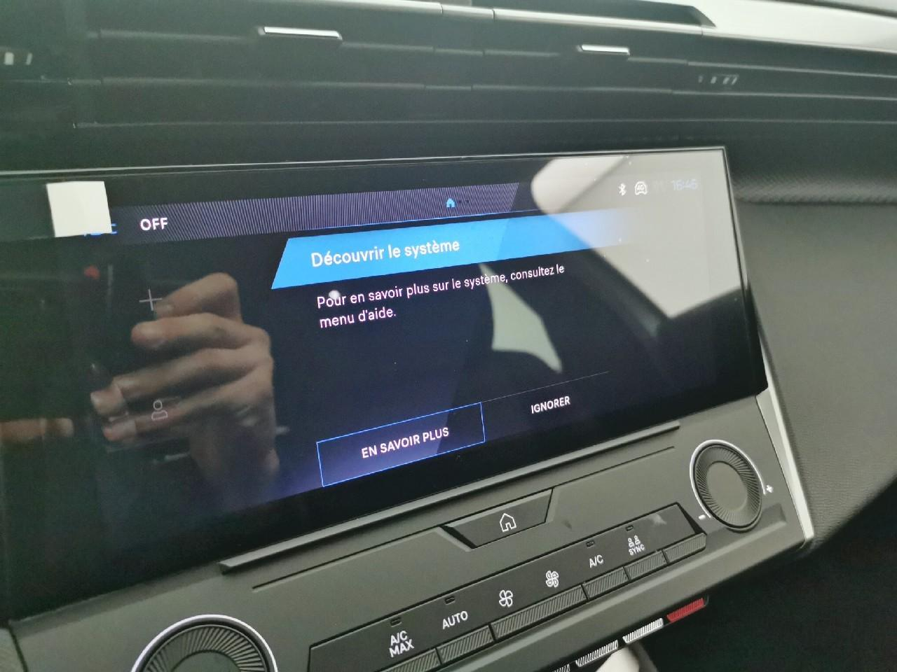 Peugeot 308 sw hybrid 145 e-dcs6 style — photo 11