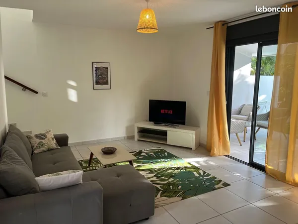 À LOUER - T3 MEUBLÉ avec jardin et varangue - Ligne des Bambous