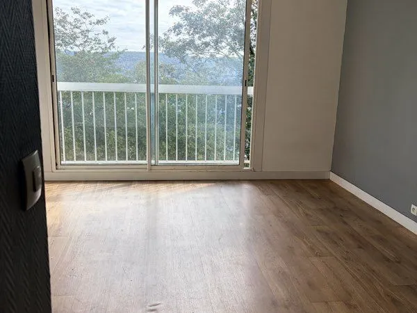 Location appartement studio à La Maine