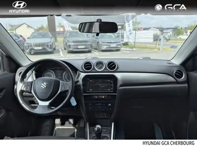 Suzuki Vitara 1.0 boosterjet 111ch privilège — photo 5