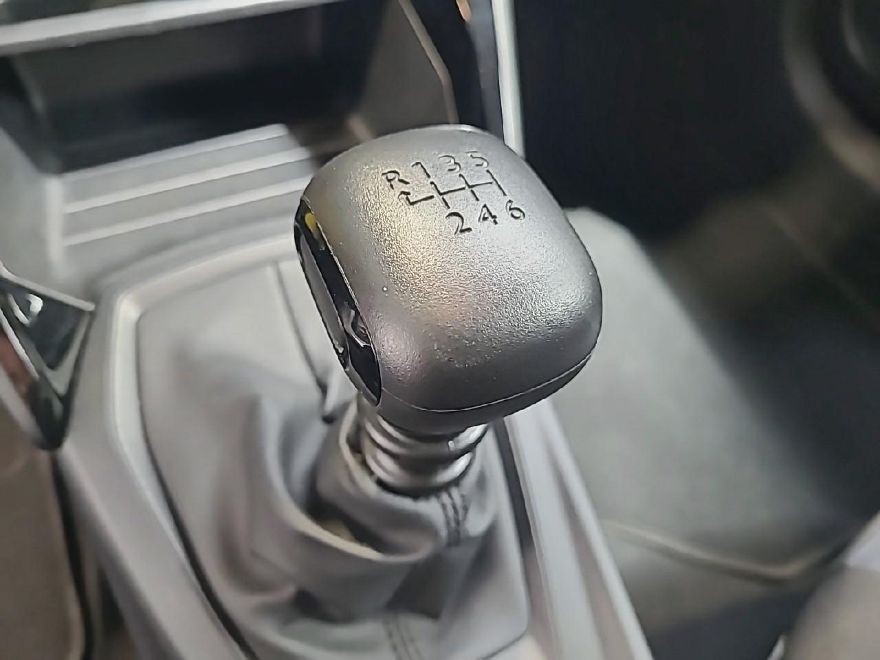 Peugeot 208 bluehdi 100 s&s bvm6 premium — photo 18