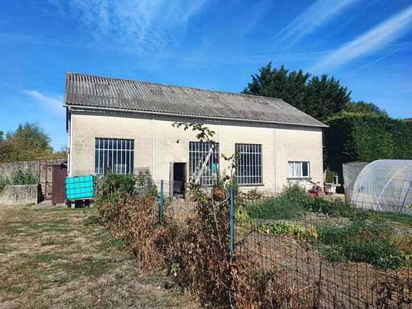 Entrepôt 160 m²