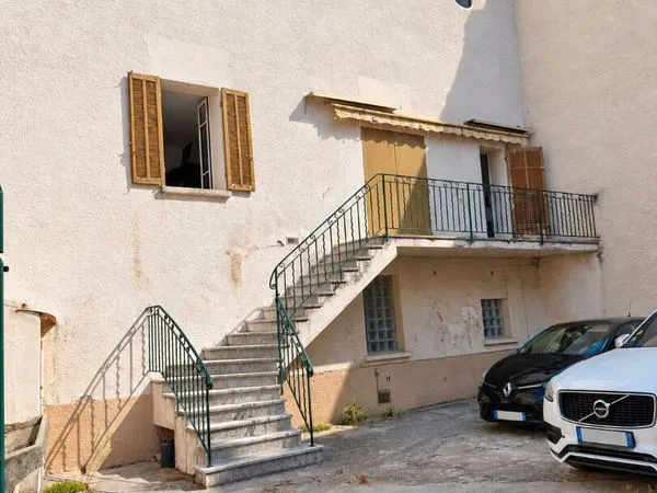 Immeuble 10 pièces 325 m²