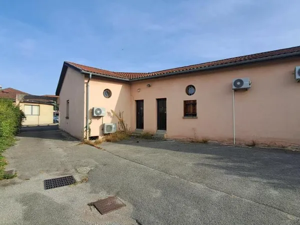 Local d'activités 238 m²