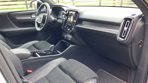 Volvo XC40 1.5 T5 Recharge 180 + 82ch DCT7 - R-Design – 2022 – 82500 km – Hybride rechargeable – Boîte Automatique — photo 19