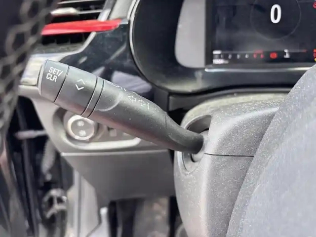 Opel Corsa 1.5 diesel 100 ch bvm6 gs line — photo 17