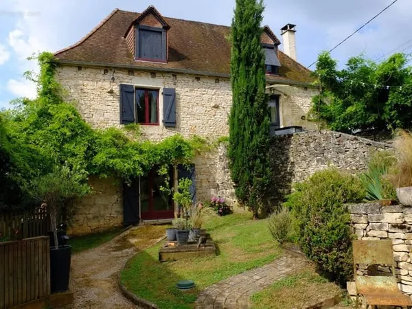 Ensemble immobilier proche de Brive