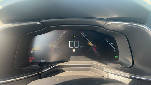 DS DS7 Crossback 1.5 BlueHDi 130 EAT8 - Performance Line Plus – 2022 – 85081 km – Diesel – Boîte Automatique — photo 28