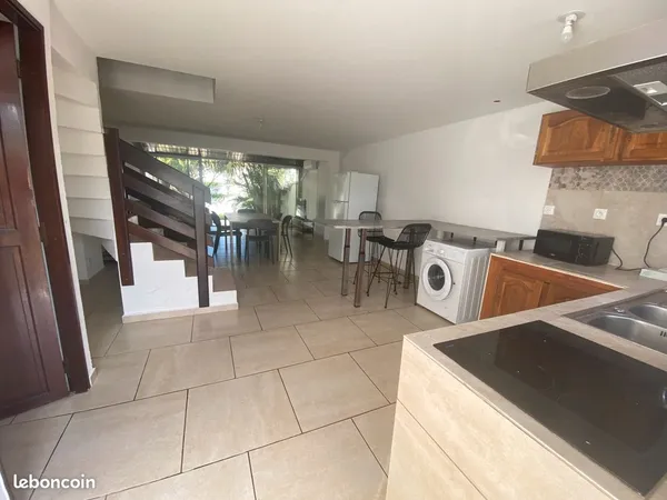 Loue T3 duplex meublé à St Pierre