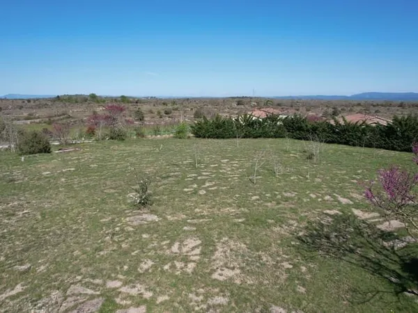 Terrain 1564 m²