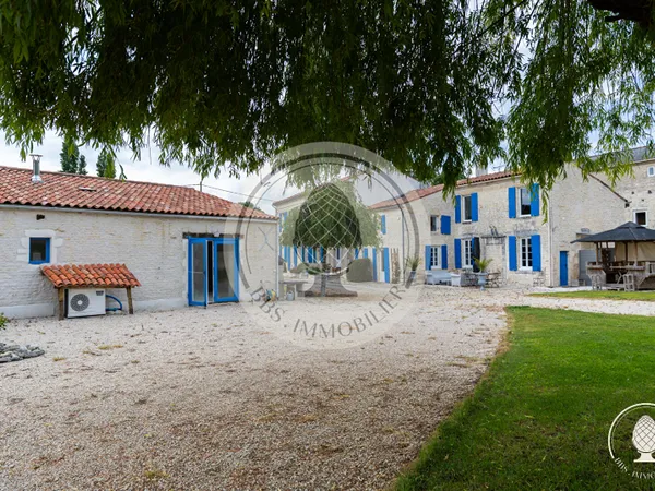 Maison 11 pièces 310 m²