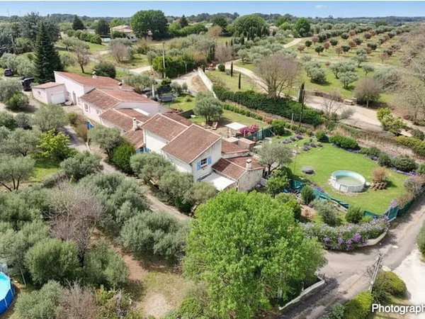 Opportunité d'Investissement Cotignac - Ensemble Immobilier