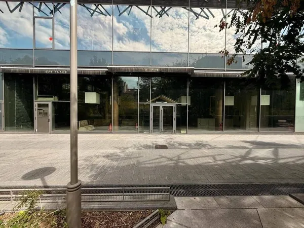 Boutique 244 m²