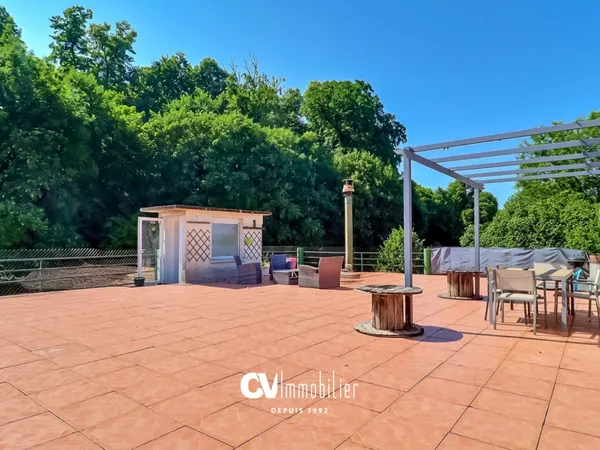 Bel appartement avec toit terrasse