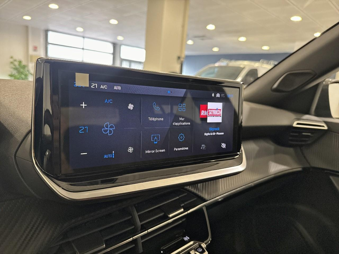 Peugeot 2008 1.2 hybrid 145ch allure e-dcs6 — photo 12