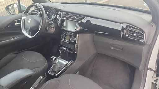 DS DS3 1.2 PureTech 110 - Connected Chic – 2018 – 122795 km – Essence – Boîte Manuelle — photo 36