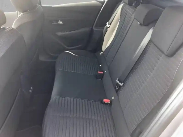 Peugeot 208 electrique 50 kwh 136ch — photo 12