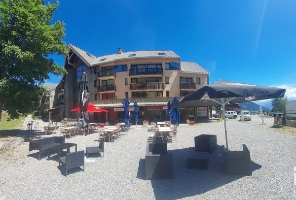 Local commercial 290 m²