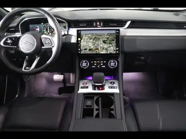 Jaguar F-Pace p400e plug-in-hybrid r-dynamic se bva8 awd — photo 39