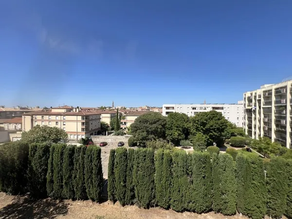 Nîmes- Appartement T2 avec parking
