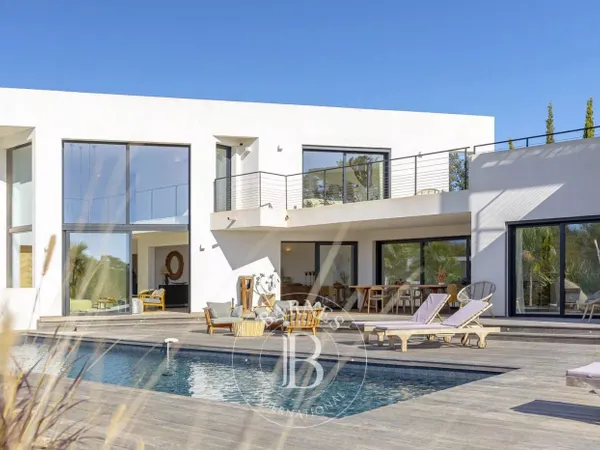 Arasu, Villa contemporaine, 5 chambres, piscine, vue mer, plage