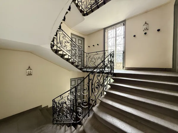 250 M2 de CARACTÈRE en DUPLEX au COEUR DE CLERMONT-FD