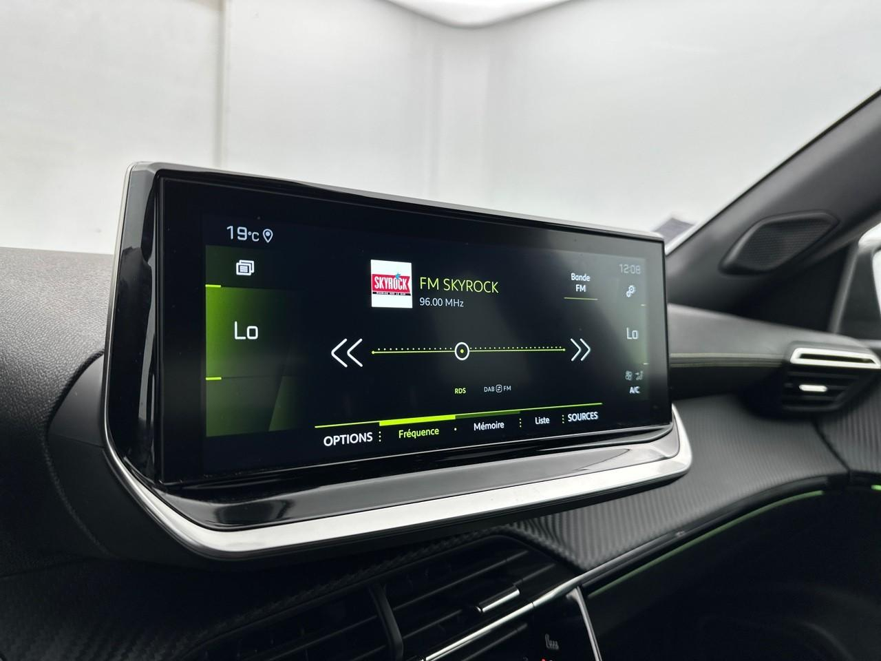 Peugeot 2008 puretech 130 s&s eat8 gt — photo 23