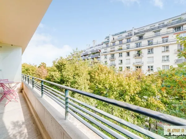 16ème Bd Suchet, métro Ranelagh - Meublé de 74 m² avec balcon. Chauffage et eau chaude collectifs in