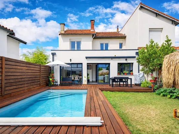 Maison T6 154m² terrain 328m² piscine garage Lardenne