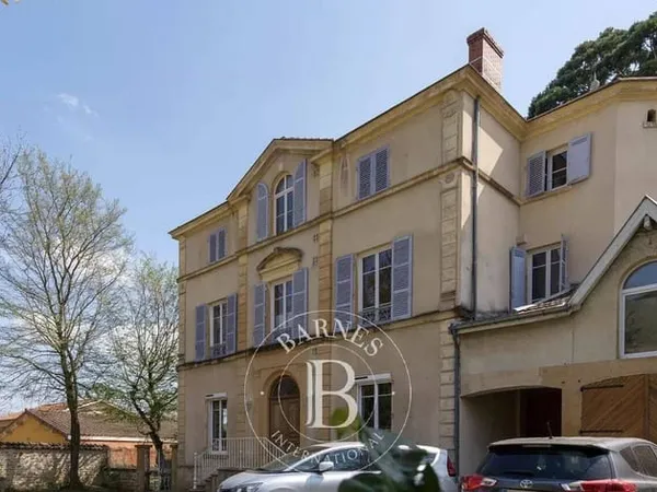 Maison 12 pièces 348 m²