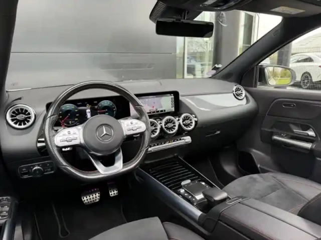 Mercedes Gla 250 e amg line — photo 23