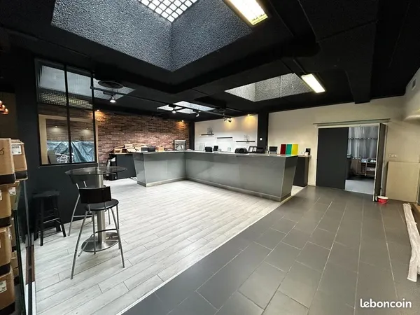 Local commercial 335 m² PARIS