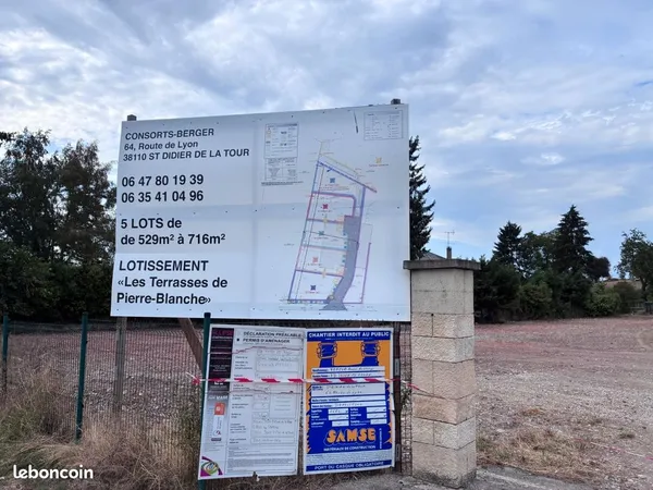 Terrain constructible viabilisé - Saint-Didier-de-la-Tour - 529 à 716 m²