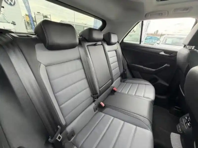 Volkswagen T-Roc 1.5 tsi evo 150ch style exclusive dsg7 — photo 14
