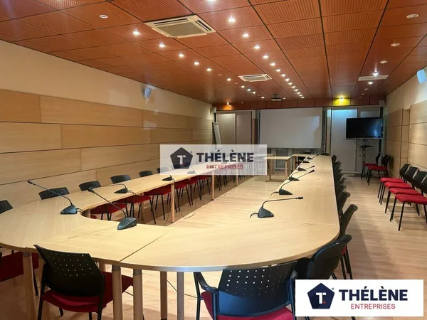 Local professionnel 155 m²