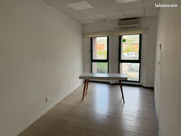 Local commercial - emplacement ideal