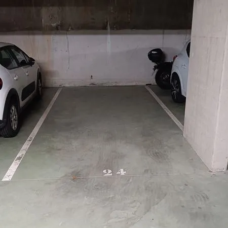 Place de parking près de la gare